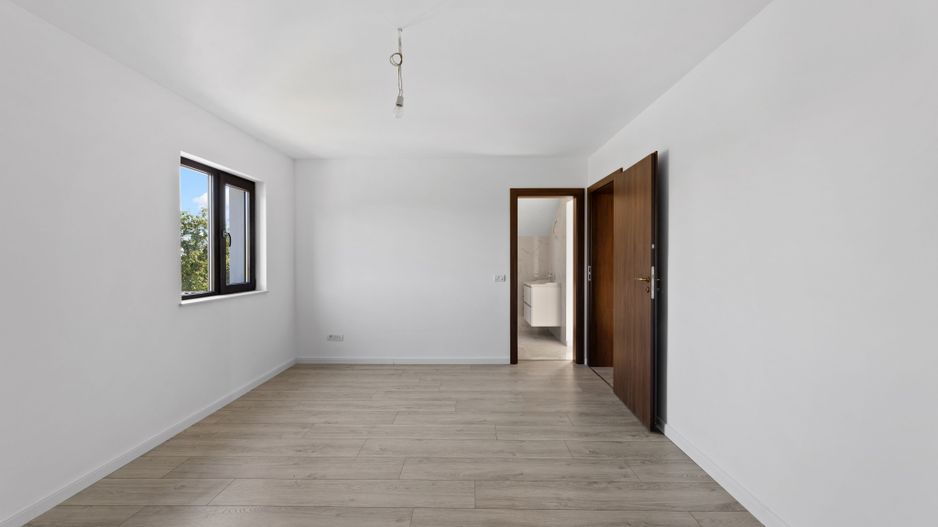 Eleganta, Confortul, Calitatea, liniste Vila P+M Garaj Pecica Arad - Poză 9