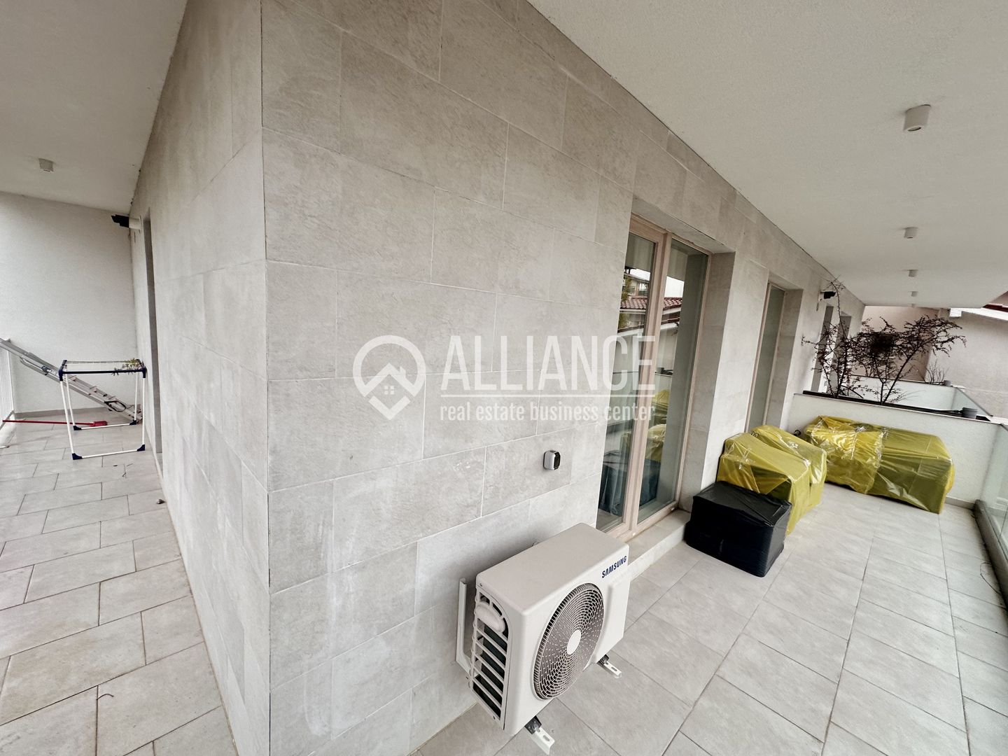 Apartament terasă panoramică de 24 m2 | piscină rooftop | la 5' mare - Poză 10