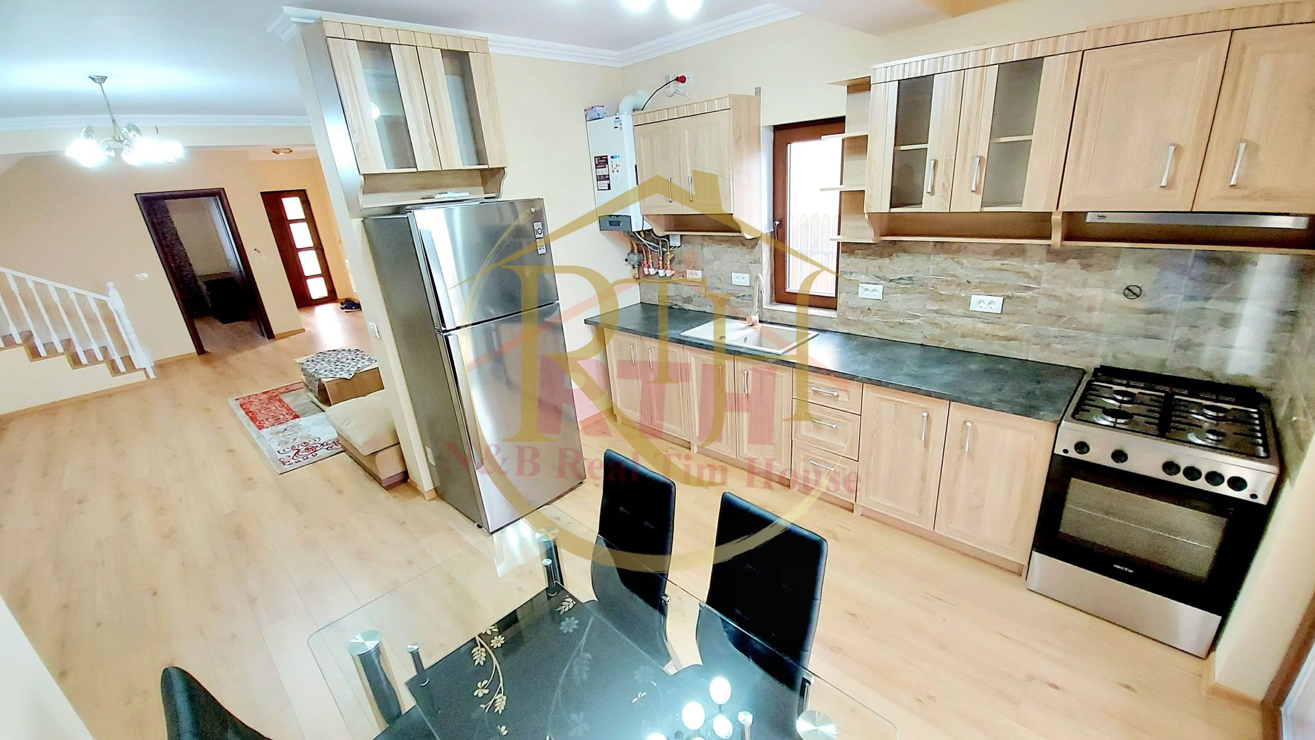 Oferim spre inchiriere casa-duplex cu 4 camere,3 bai,Dumbravita,aproape de Lidl - Poză 6