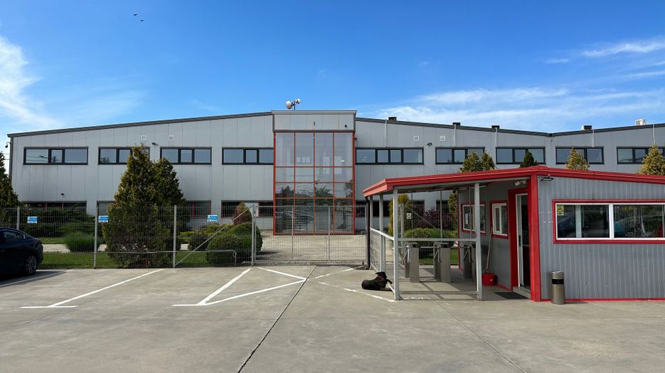 Hala pentru producție + birouri   10.000 mp - Poză 1