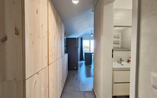 Locuință cochetă la mansardă, cu balcon și boxă de depozitare - Poză 28