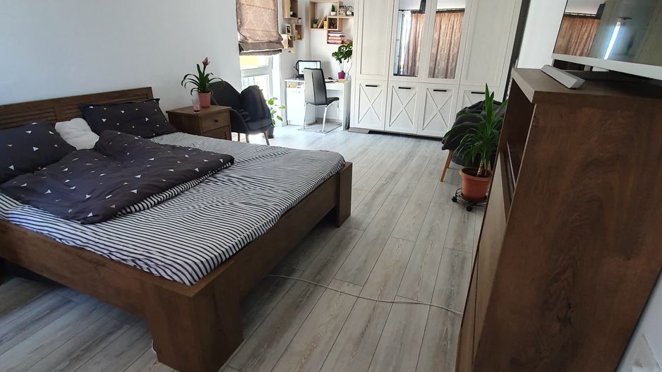 Apartament cu 3 camere, 2 bai, 2 terase, 2 garaje, in cartier Europa - Poză 14