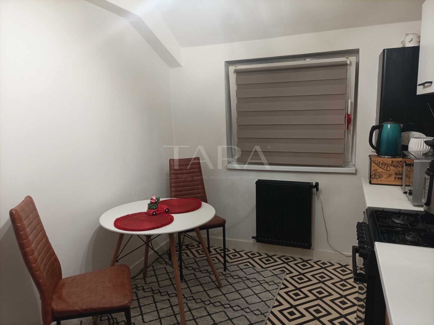 Apartament decomandat cu 1 cameră, în Florești. - Poză 1