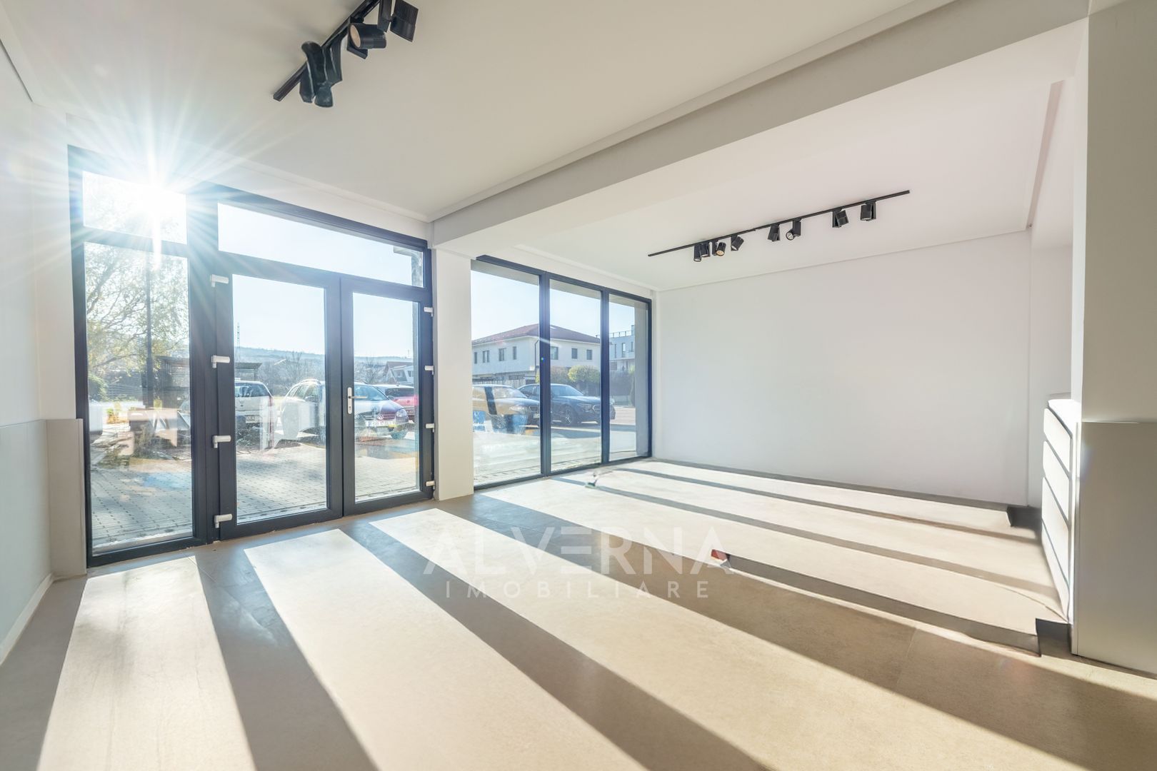 Spatiu comercial 165mp | 11ml vitrina | 2 grupuri sanitare | Borhanci - Poză 6