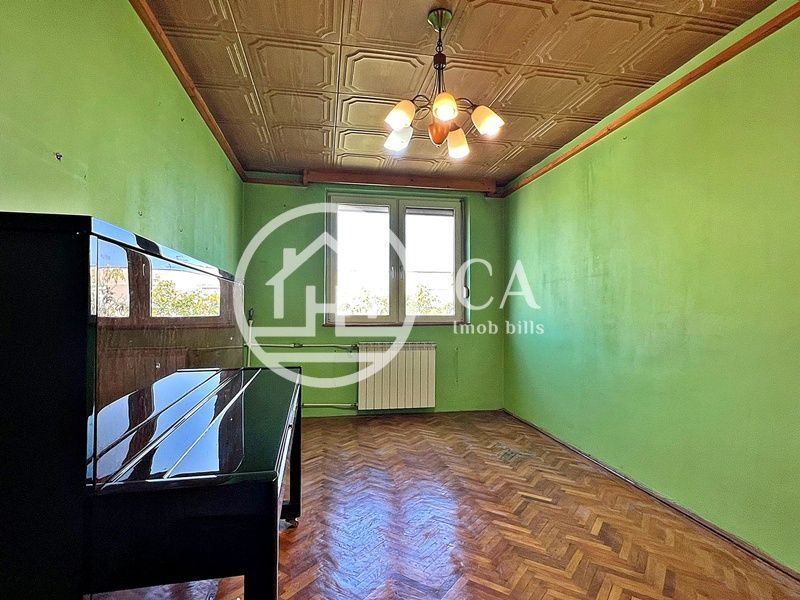 Apartament de vânzare cu 3 camere în zona Velența, Oradea - Poză 1