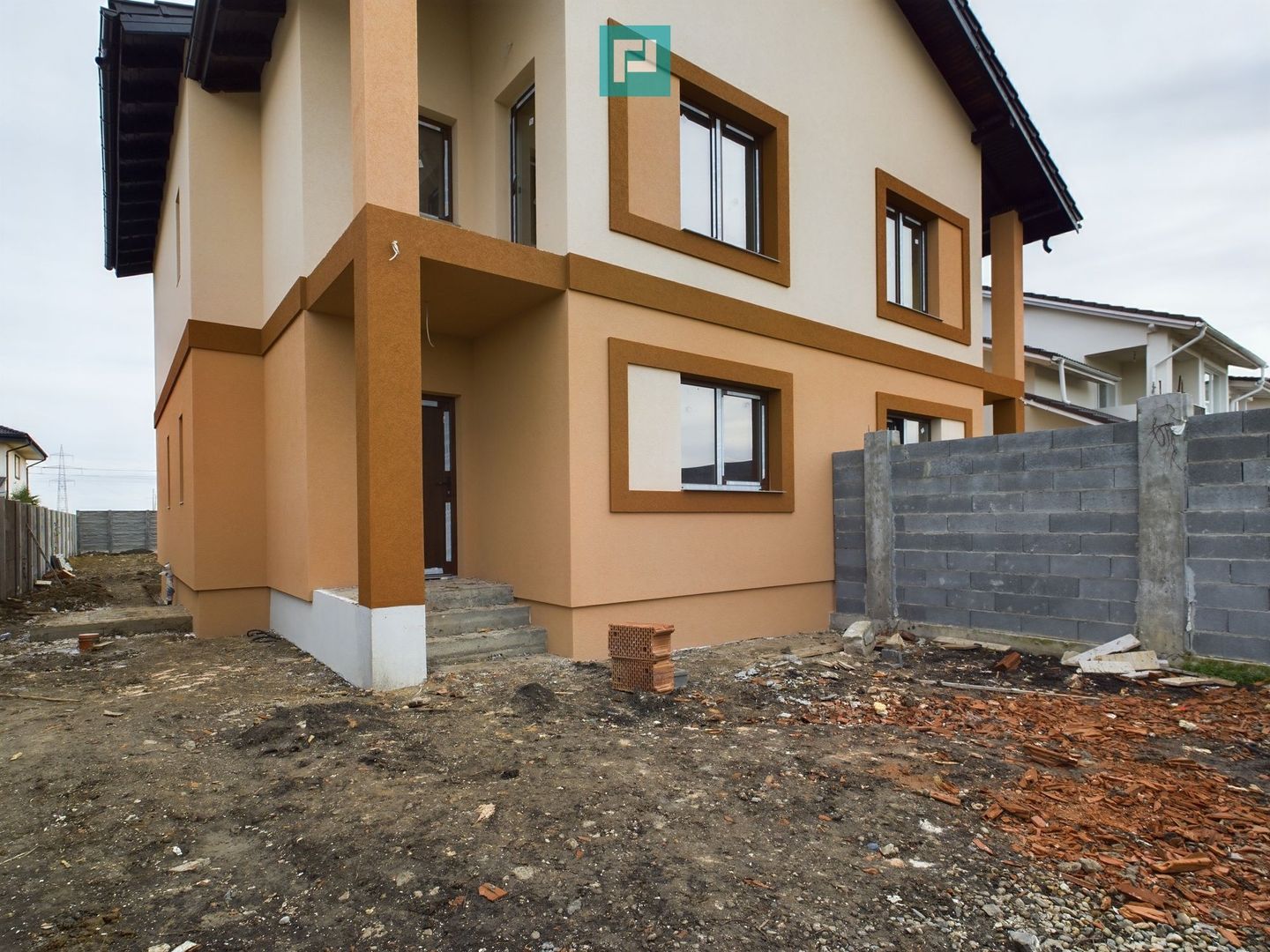 Duplex în Moșnița Nouă, în spate la Castel - Poză 8