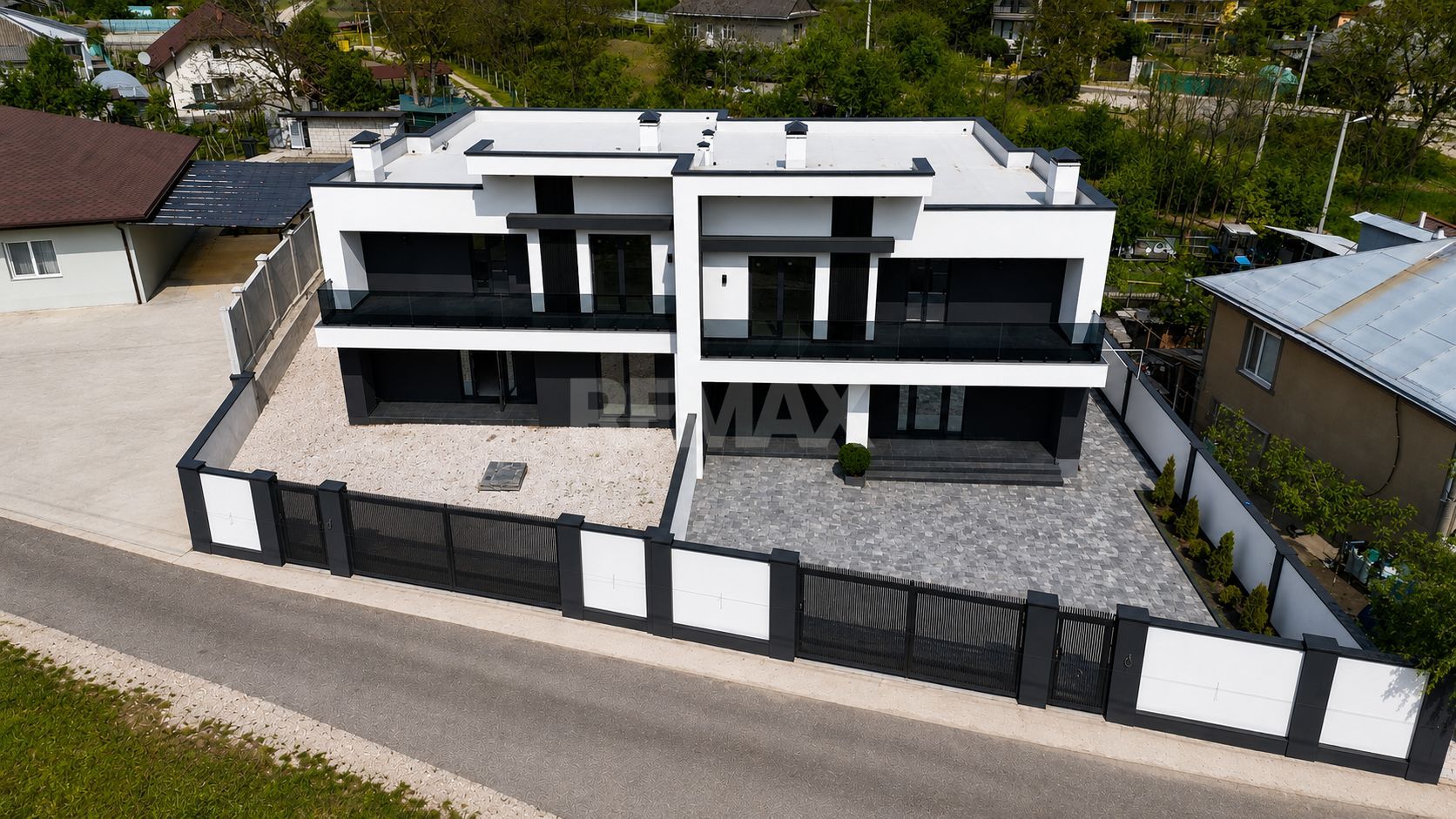 Duplex Ialoveni  315 mp - Poză 2