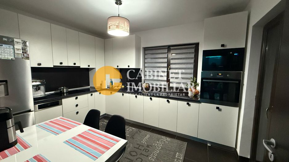 Vila - 5 camere - 2 bai - 580mp teren - mobilata complet - Poză 6