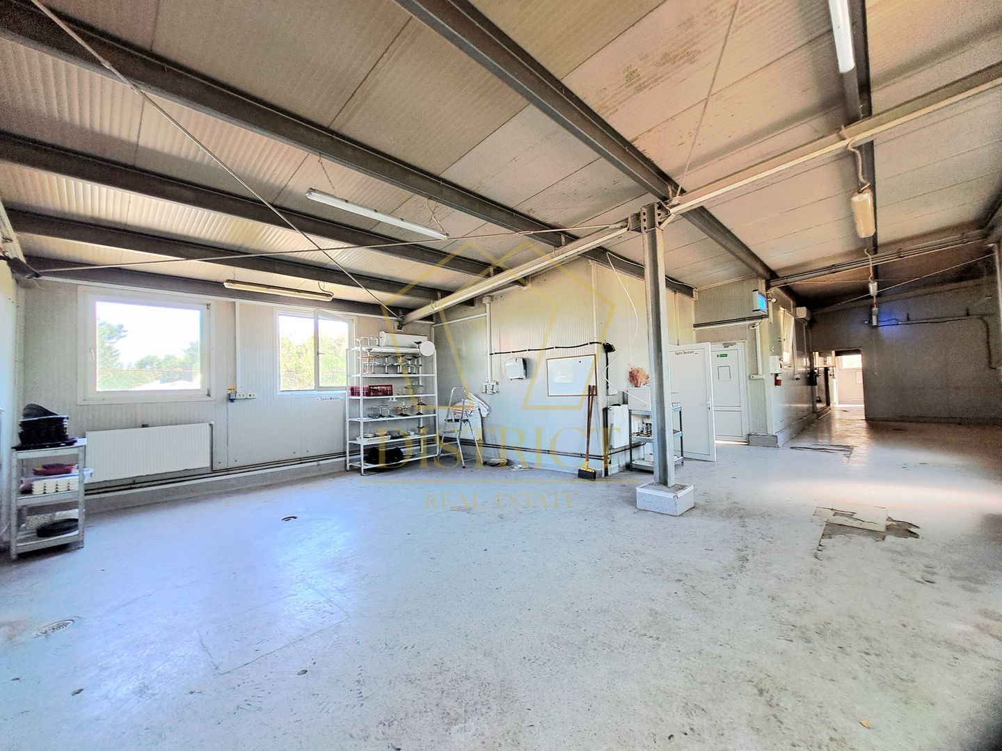 COM 0% Hala de depozitare sau productie cu birouri | 615mp | Mehala - Poză 3