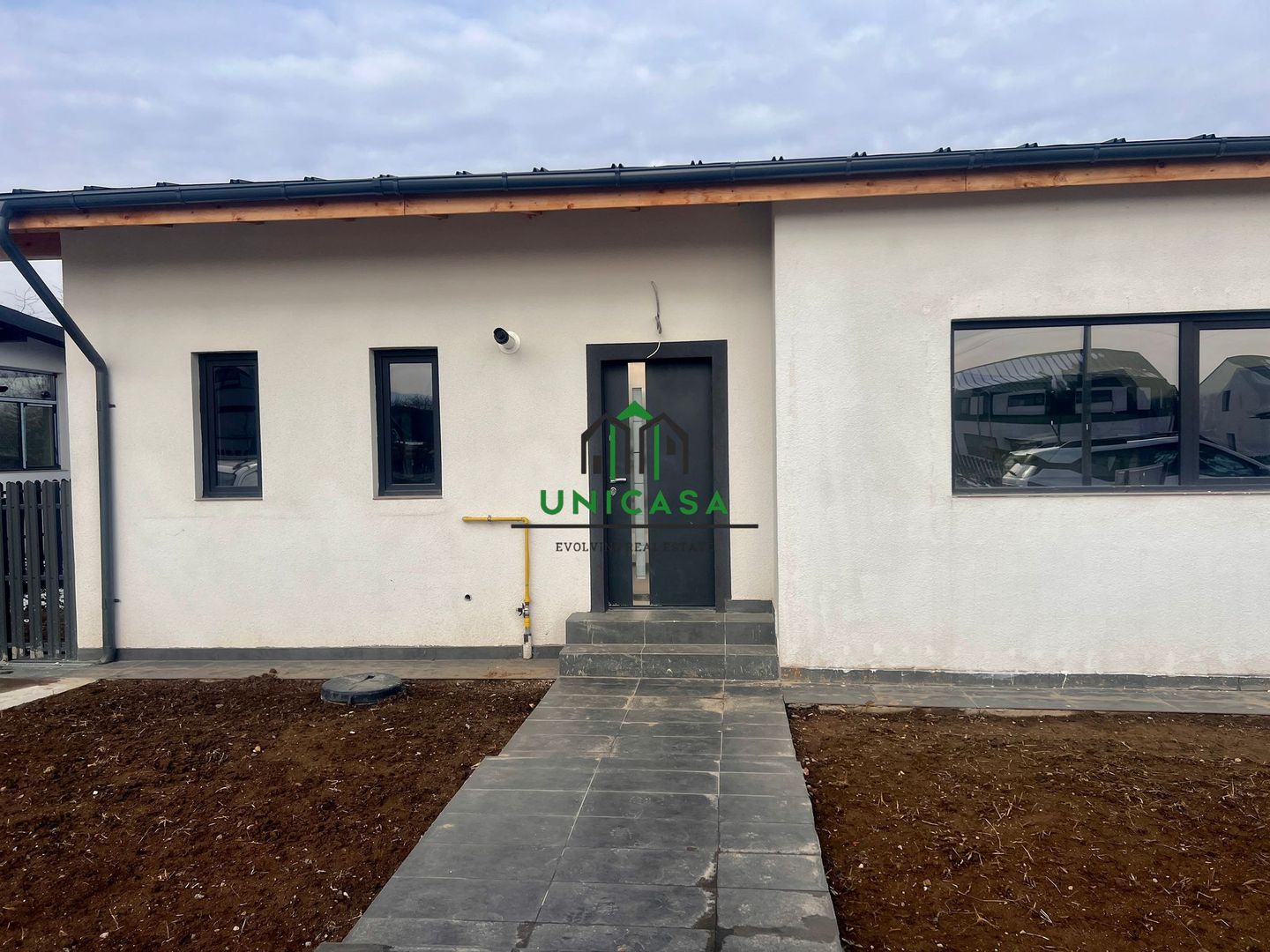 Casă modernă de vânzare/ Bujoreni – Olteni - Poză 15