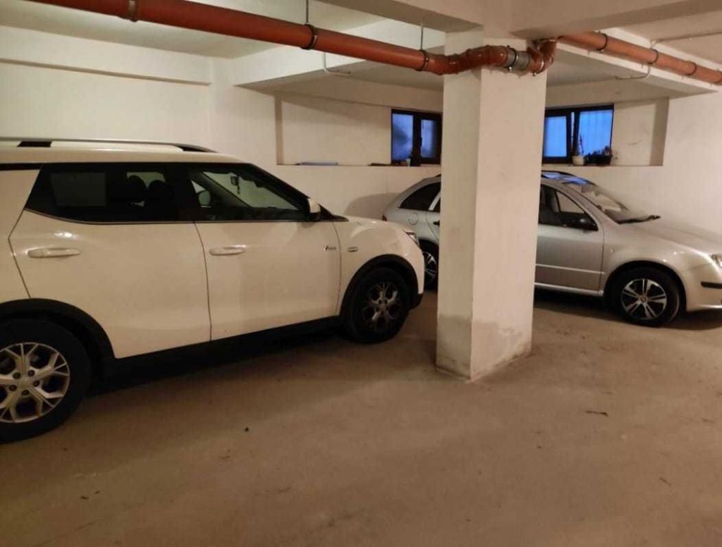 Apartament cu 3 camere pentru vanzare | curte 24 mp | Damaroaia - Poză 14