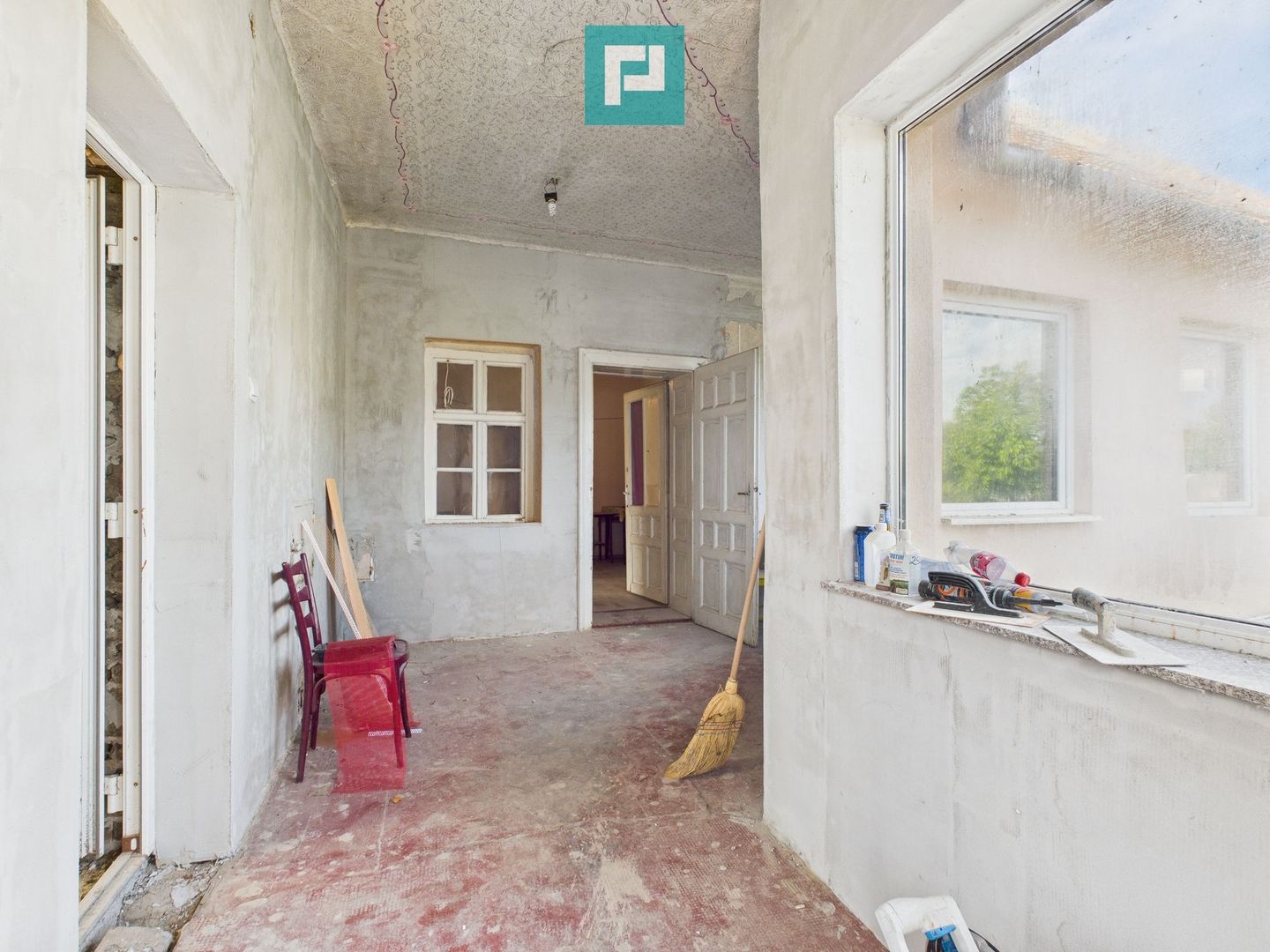 Casă spatioasă și solidă în Pecica - Poză 24