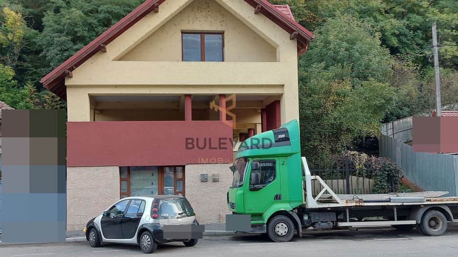 Casa individuala+ birou/spatiu comercial pe Strada 1 Mai! - Poză 2