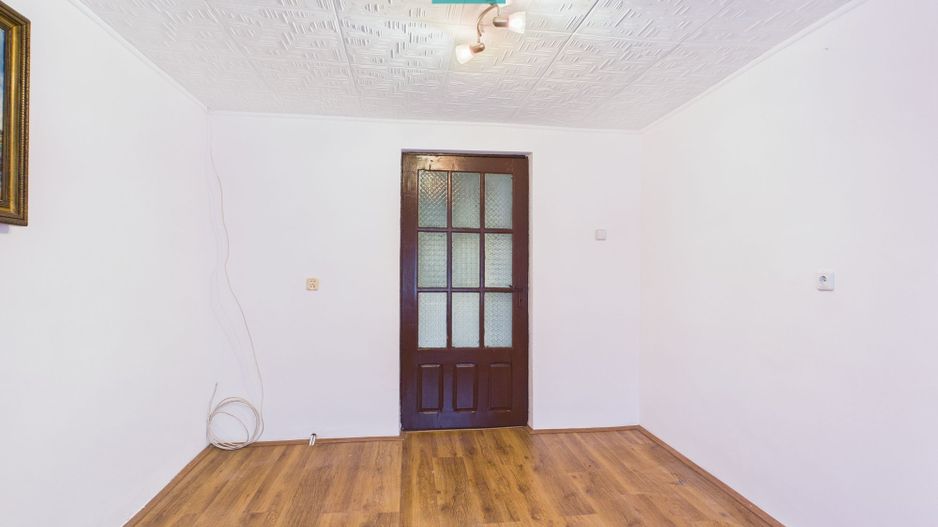 Casă cu teren 930 mp în Becicherecu Mic - Poză 9