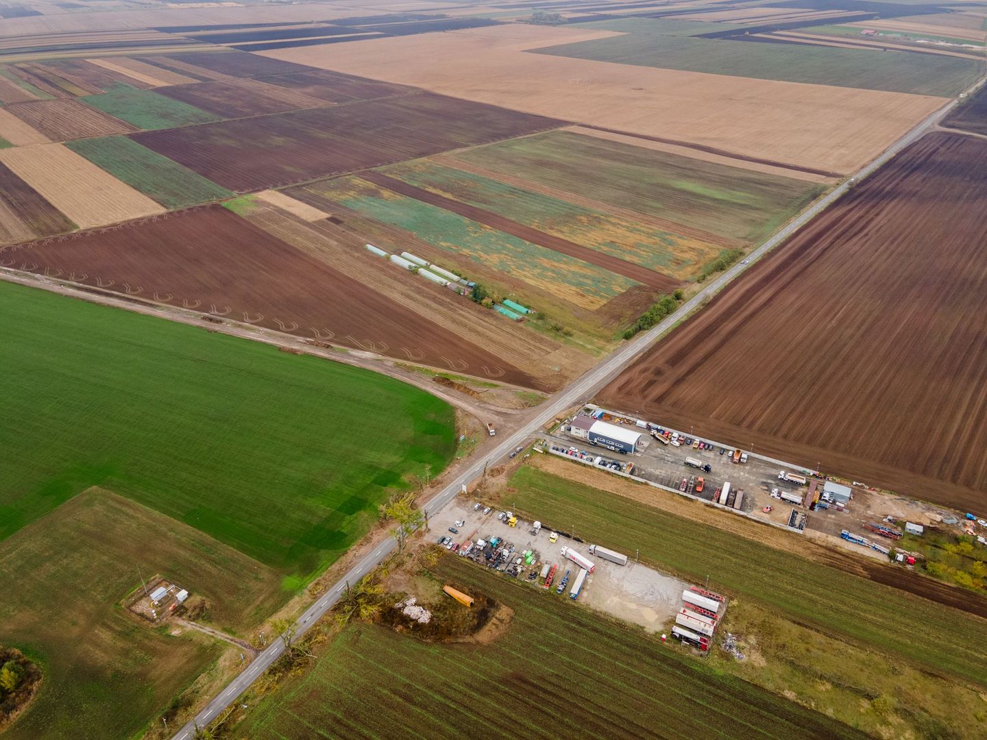 Teren 5060 mp cu parcare amenajată - Poză 5