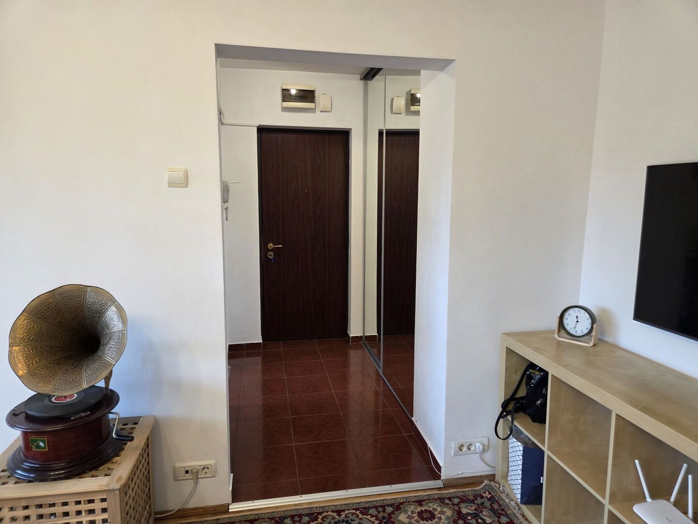 De vanzare apartament 3 camere Drumul Taberei - Poză 8
