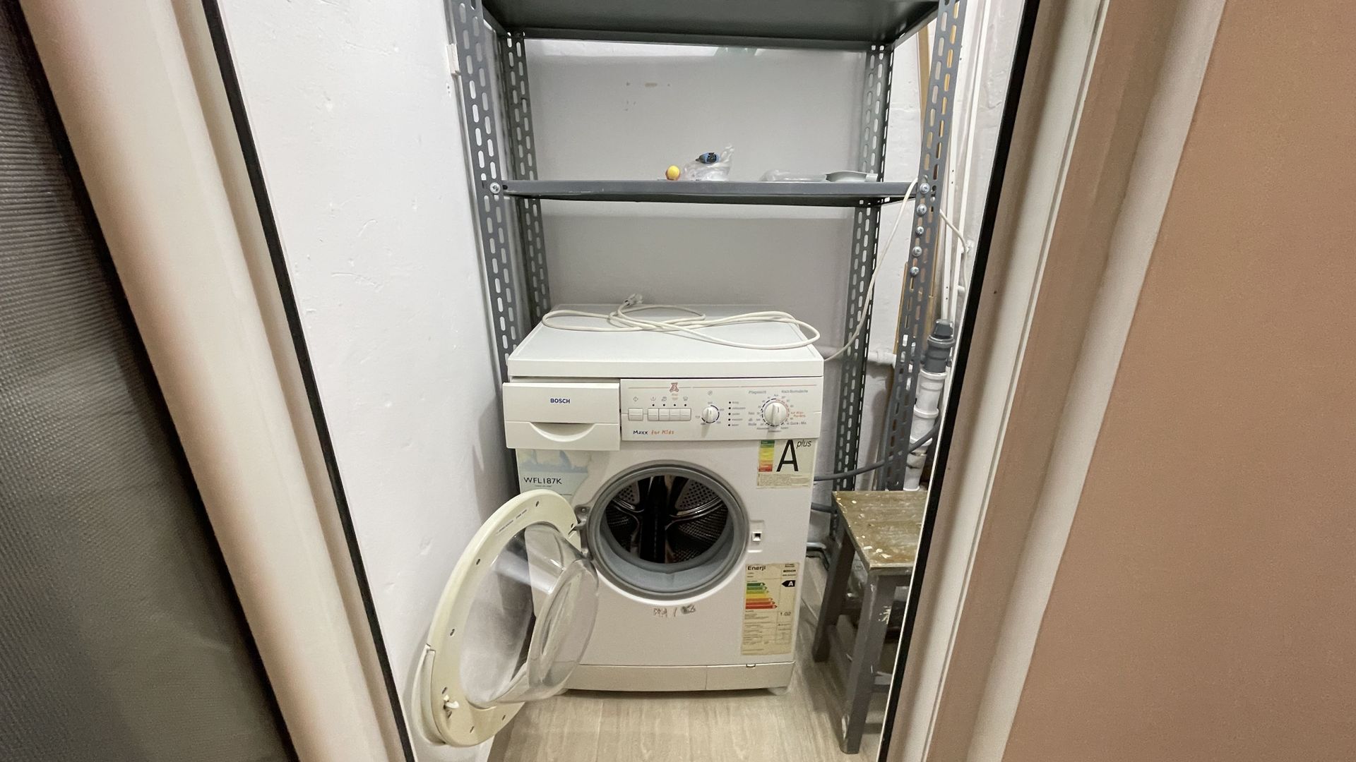 Apartament spațios cu două camere, etajul 4 cu acoperiș. - Poză 12