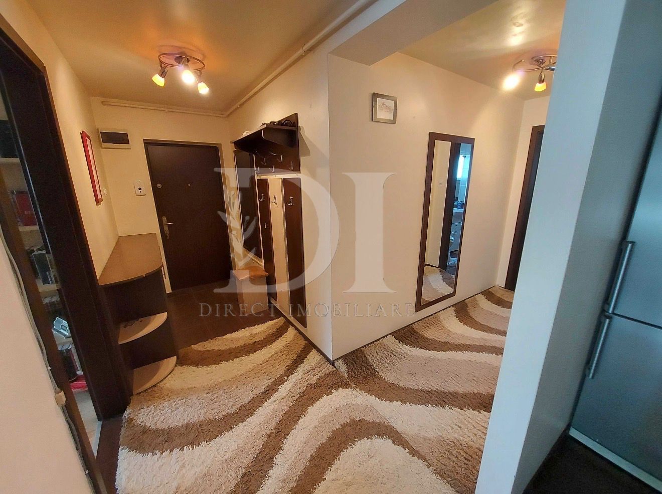 Apartament la cheie / etaj intermediar / Zona Eroilor - Poză 3