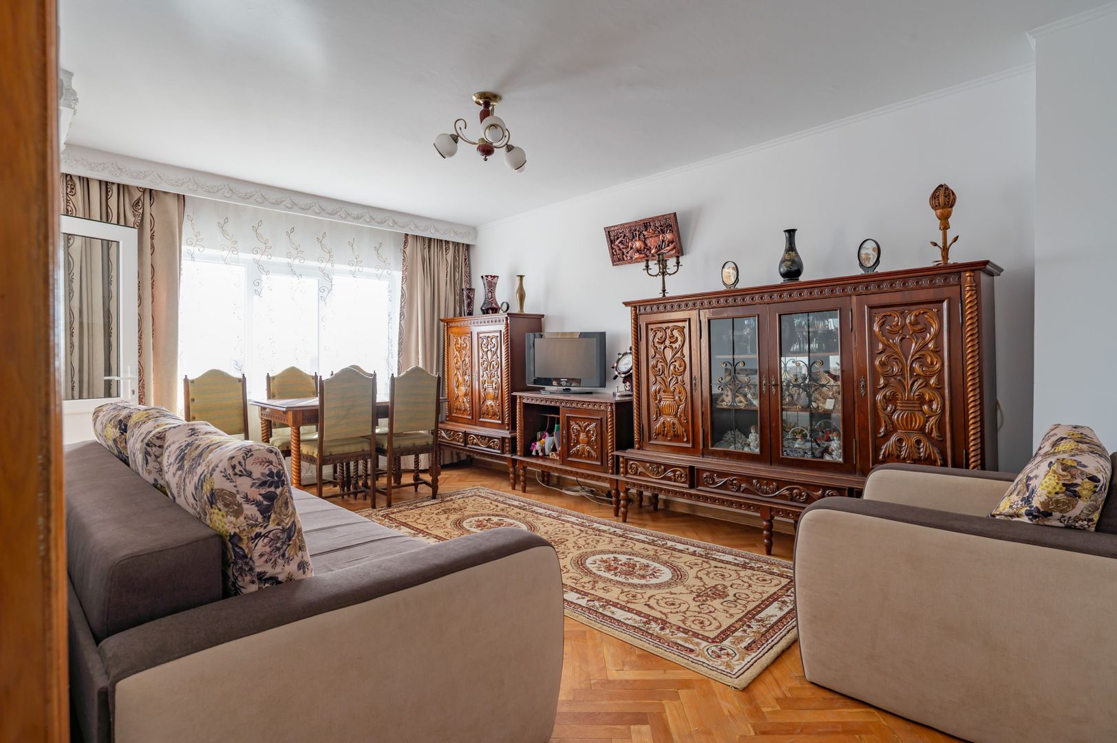 INEL 2 – Dezrobirii – 3 camere decomandate, 2 bai, etaj 3/4, bloc 1987 - Poză 2