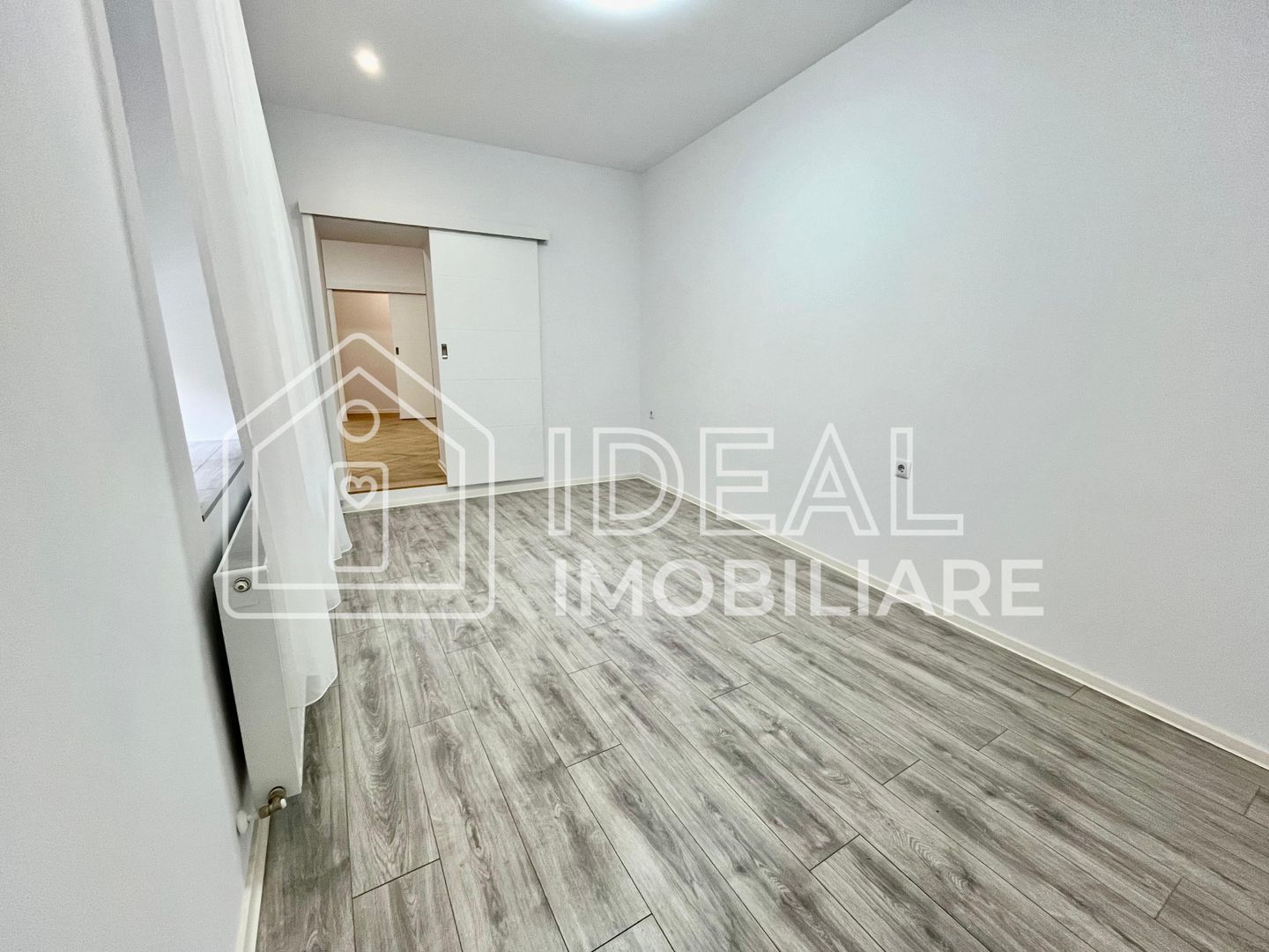 Apartament Ultracentral cu 2 camere complet renovat - de vânzare - Poză 5