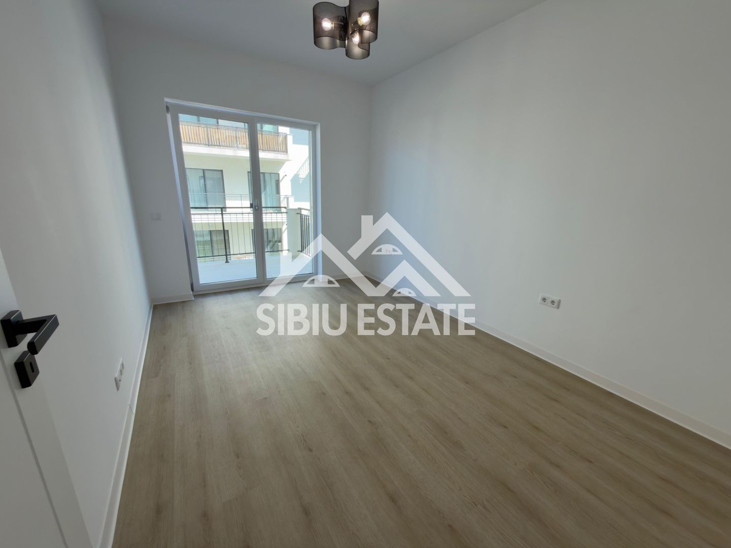 🏡 Mută-te imediat! Apartament modern cu 2 camere + Parcare & Boxă - Poză 4