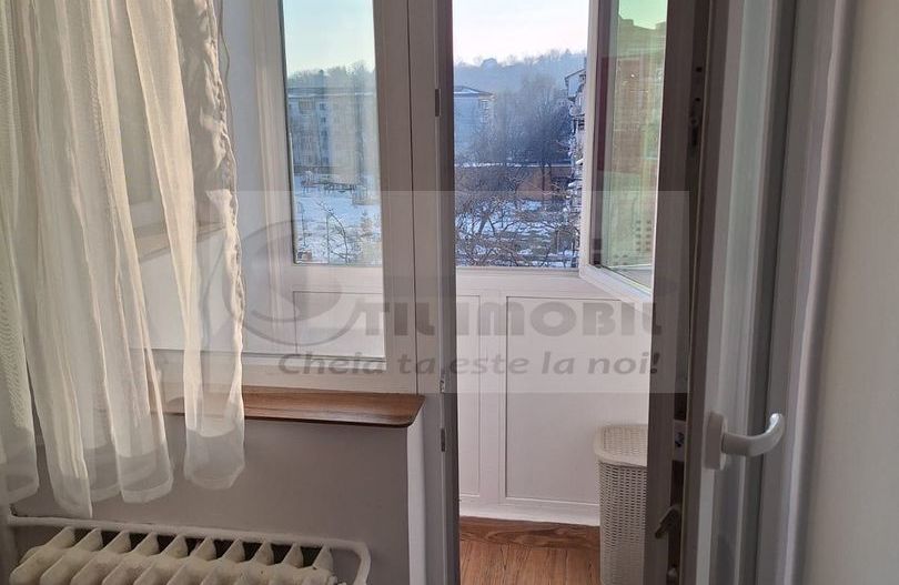 Garsoniera Nicolina 1, mobilata complet, renovata recent, libera - Poză 5