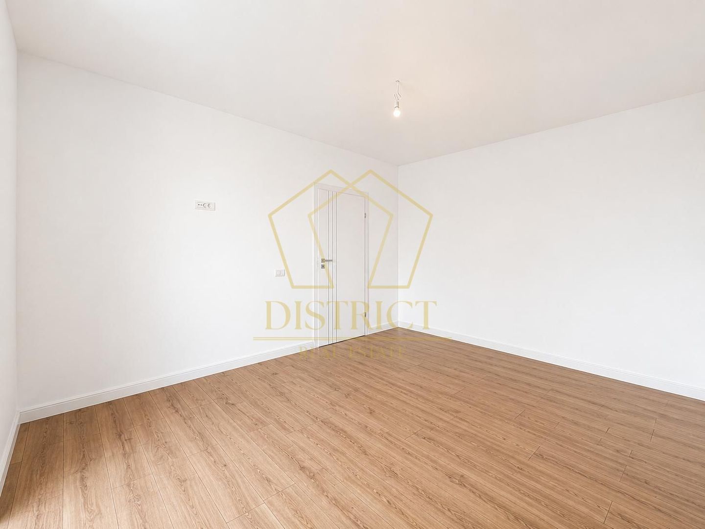 COMISION 0 | Apartament deosebit cu 4 camere | Torontalului - Poză 9