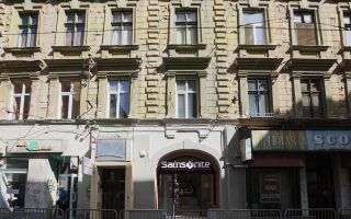 Sub mantia arhitecturala istorica a Cetatii Timisoarei, Spatiu comercial - Poză 32