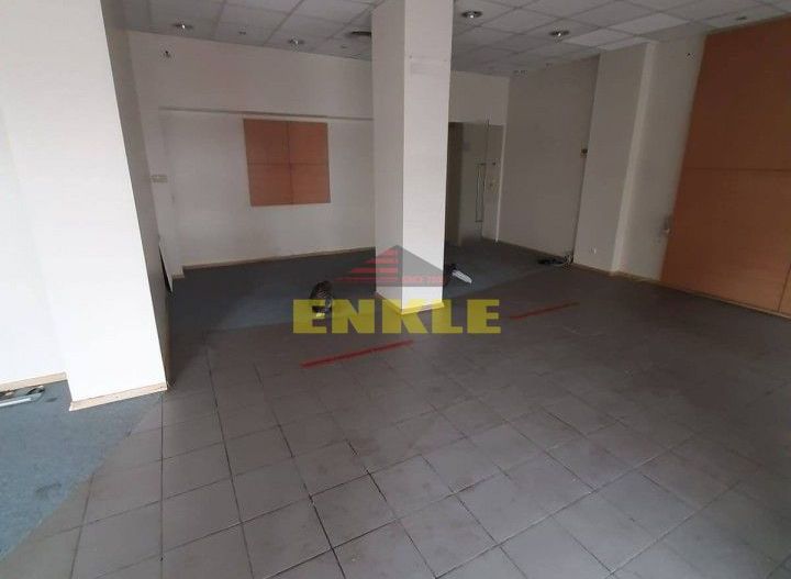 Inchiriez Spatiu Comercial 130 mp utili, central, 1700 euro Negociabil - Poză 3