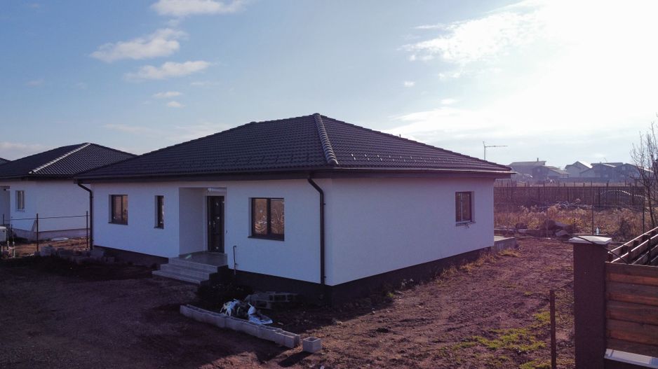 Casă pe parter de vânzare în cartierul Izvor - Poză 2