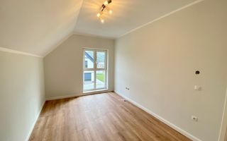 Casa intabulata, finisata LA CHEIE- Talmaciu, zona cu peisaj superb - Poză 18