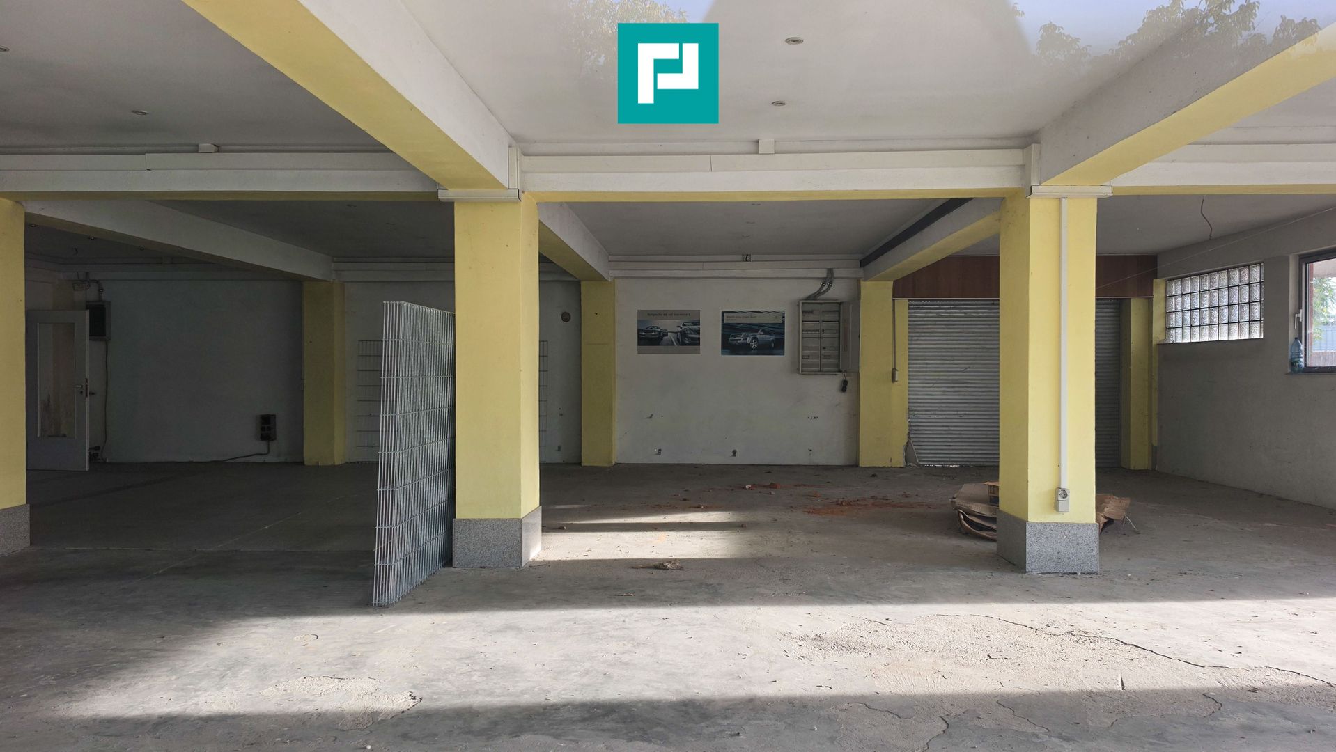 Spatiu comercial cu etaj și teren de 4000mp - Poză 21