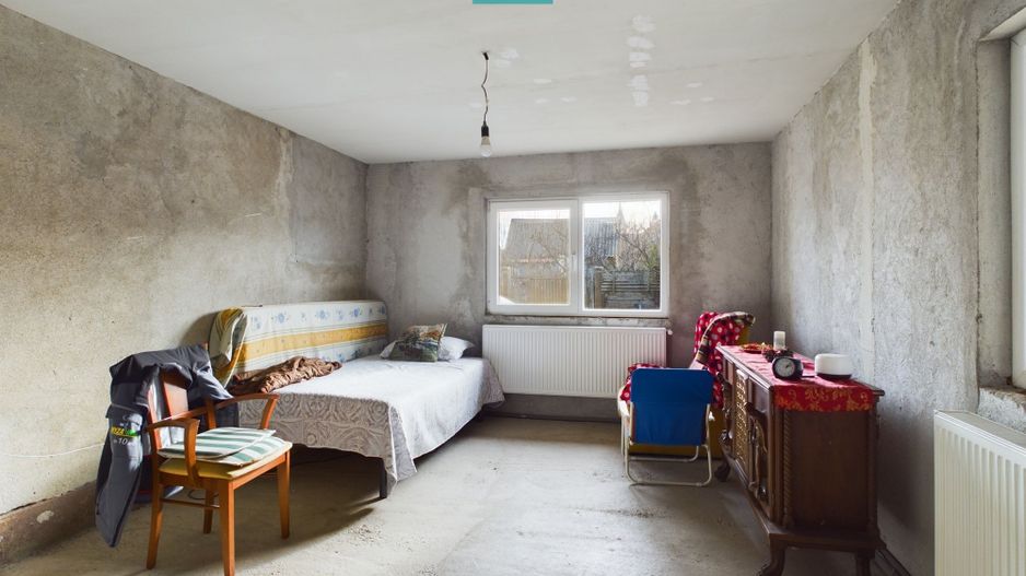 Casă cu 4 camere + anexe   în Șofronea - Poză 7