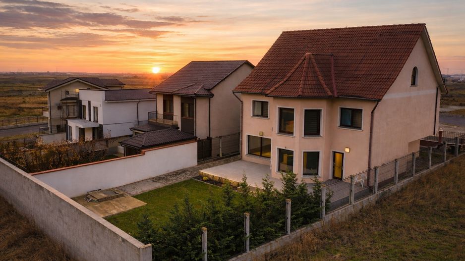Casa / Vila cu 7 camere de vanzare in Ovidiu Sud Constanta - Poză 1