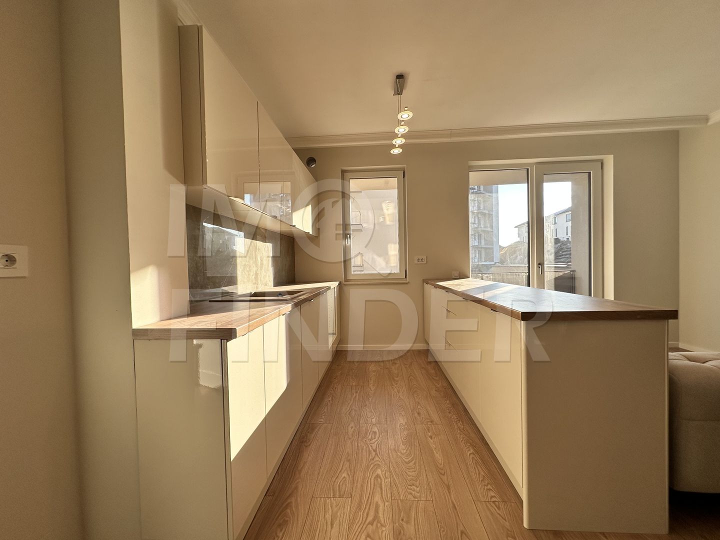 FARA COMISION - 2 camere 52 mp plus terasa zona VIVO - Poză 9