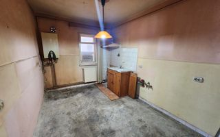 Apartament 3 camere, etaj intermediar, Cetate - Poză 4