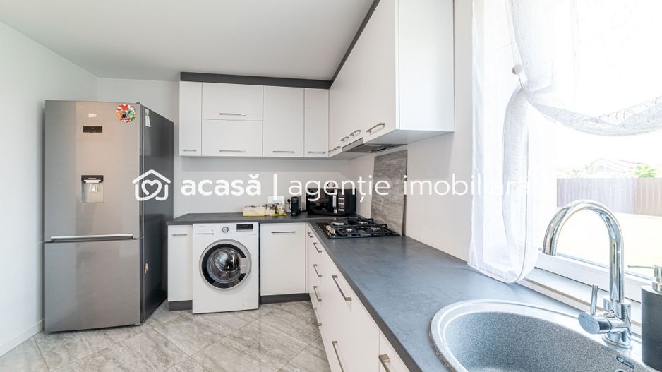 Nou! Casă frumoasă în Sâmbăteni - Poză 8