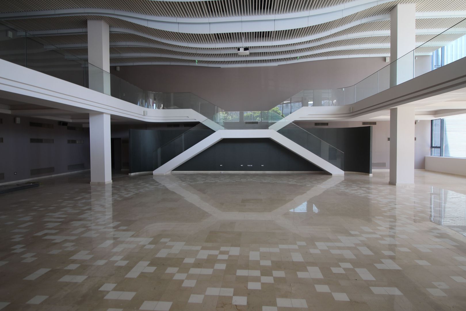 Spațiu comercial / shworoom 1.000 mp - Poză 3