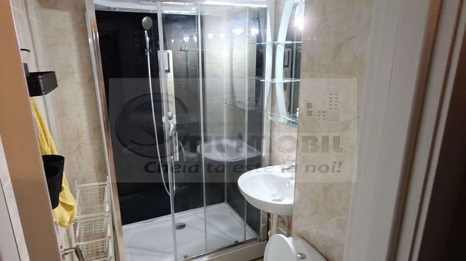 Apartament semidecomandat cu 3 camere si balcon - Podu Ros - 500€ - Poză 7