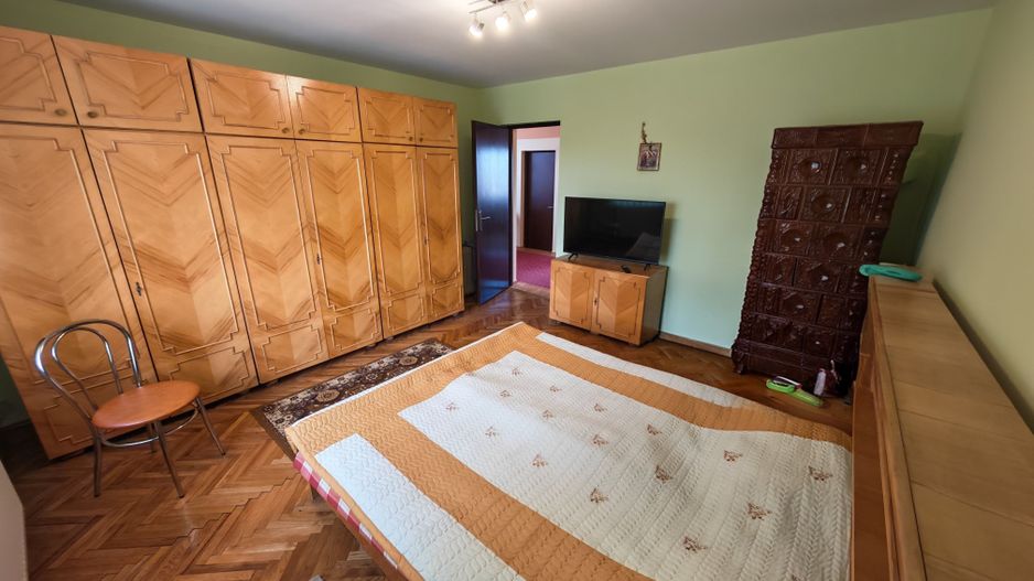 Casă cu teren generos Ghiroda vatra veche - Poză 10
