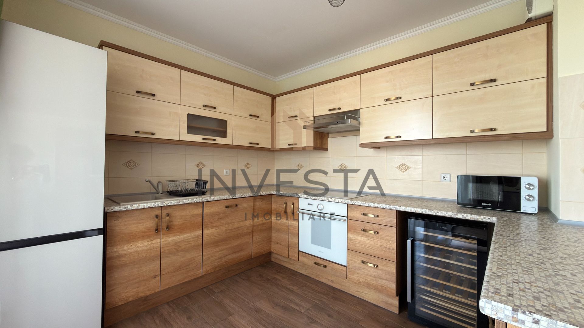 Apartament cu 3 camere, etaj intermediar, parcare, langa Iulius Mall - Poză 4