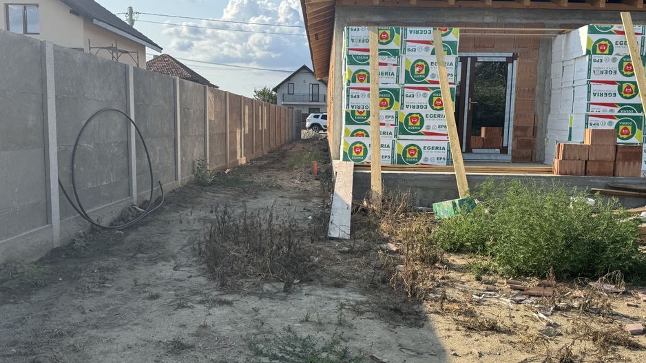 Sanmihaiu Roman,1/2 Duplex , Parter, 3 camere,o baie ,Terasa Acoperita - Poză 3