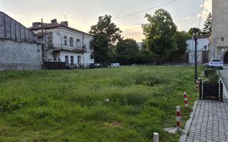Oportunitate! Teren ultracentral, Tg. Cucu 835 mp - Poză 1