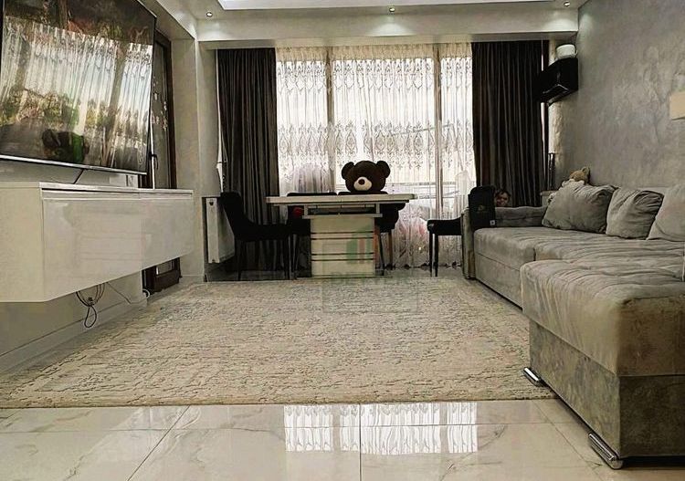 Vanzare apartament 2 camere terasa si balcon plus loc parcare - Poză 1