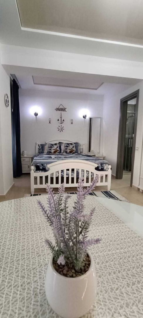 Garsonniera de vanzare in Mamaia Nord cu Piscina Exterioara si parcare - Poză 4