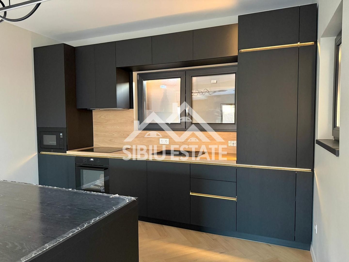 Apartament exclusivist 4 camere, intabulat, 115 mp , Grădină 200 mp , - Poză 12
