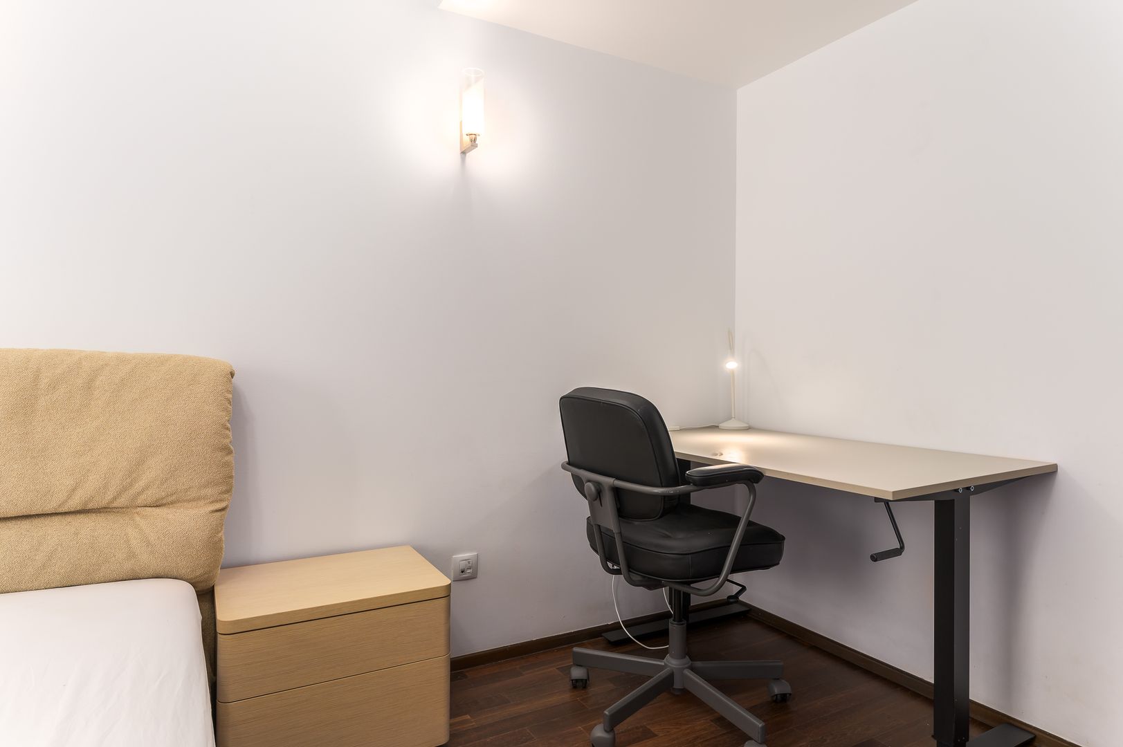 4 camere| semineu| piscina interioara | sauna | sala de sport| parcare - Poză 17