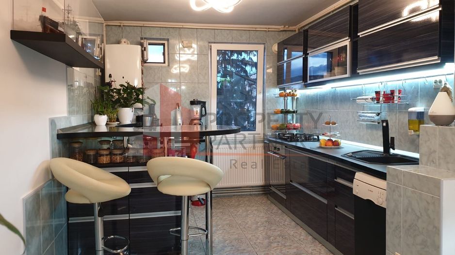 Apartament 4 camere Tractorul - Poză 14