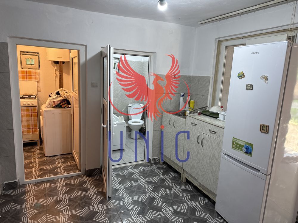 Casa cu teren de 1000 de mp -Radovan - Poză 8