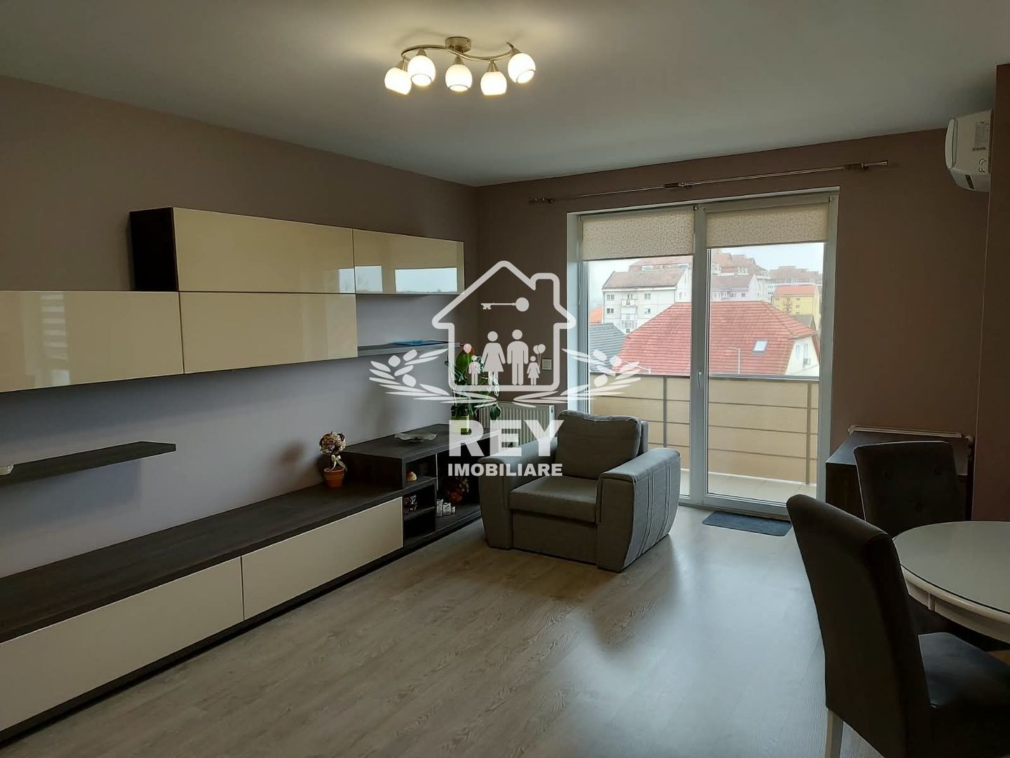PROPRIETAR , Inchiriez apartament modern 3 camere , zona Turnisor, P privata - Poză 2